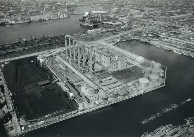 Toyosu's electricity wharf